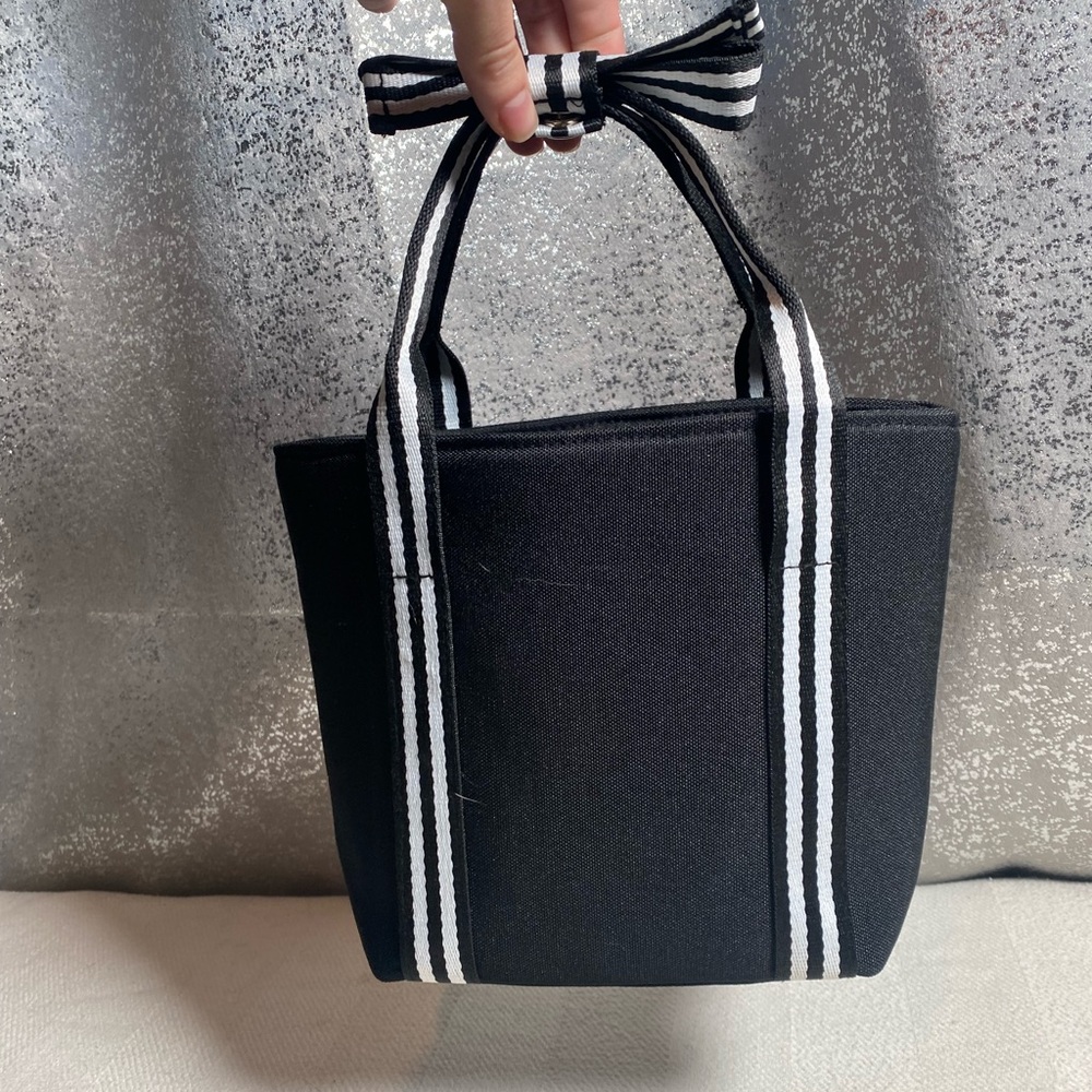CHANEL Mini Tote with Bow Strap - Picture 4 of 9